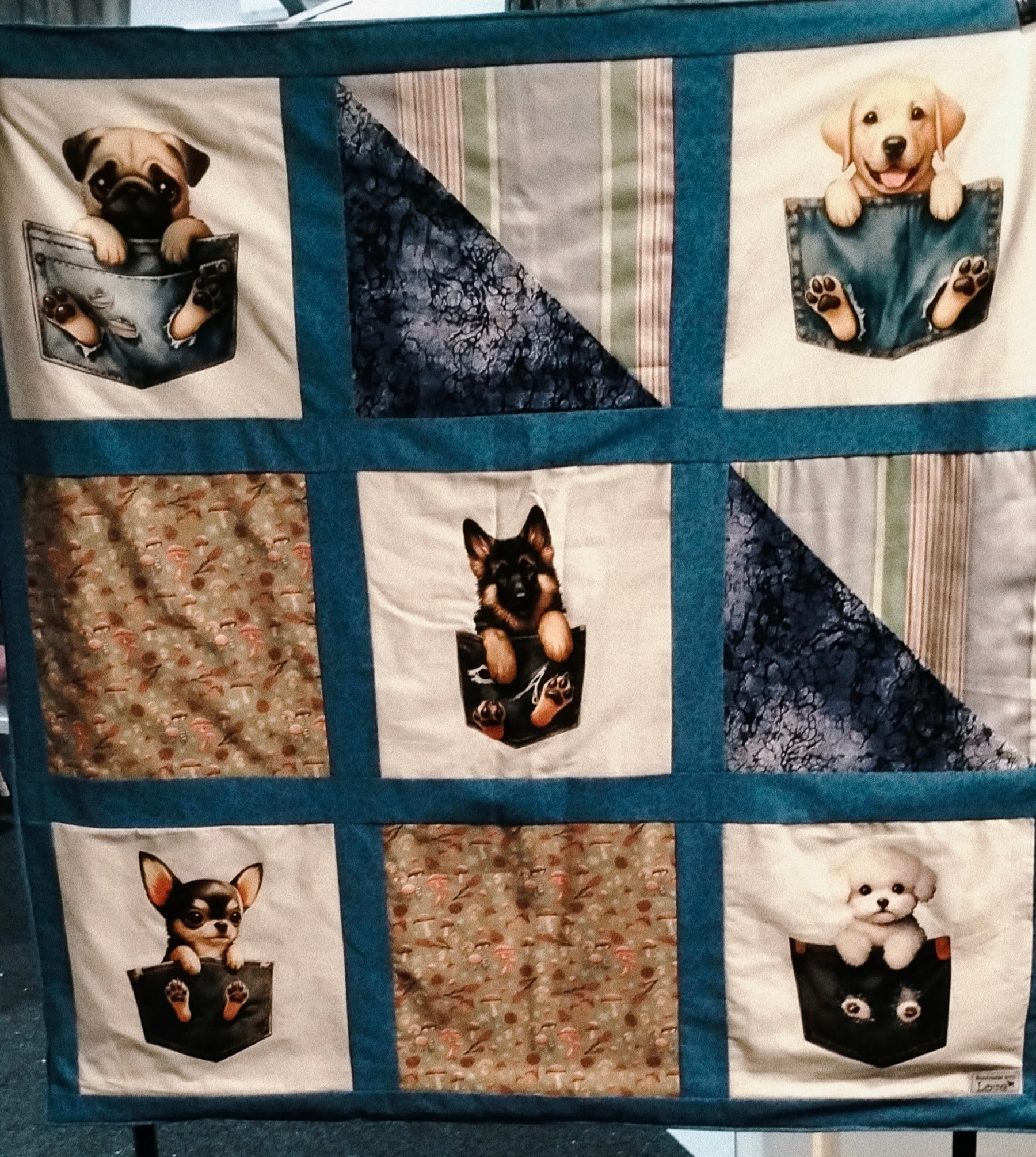 Pocket Puppies Knee Quilt