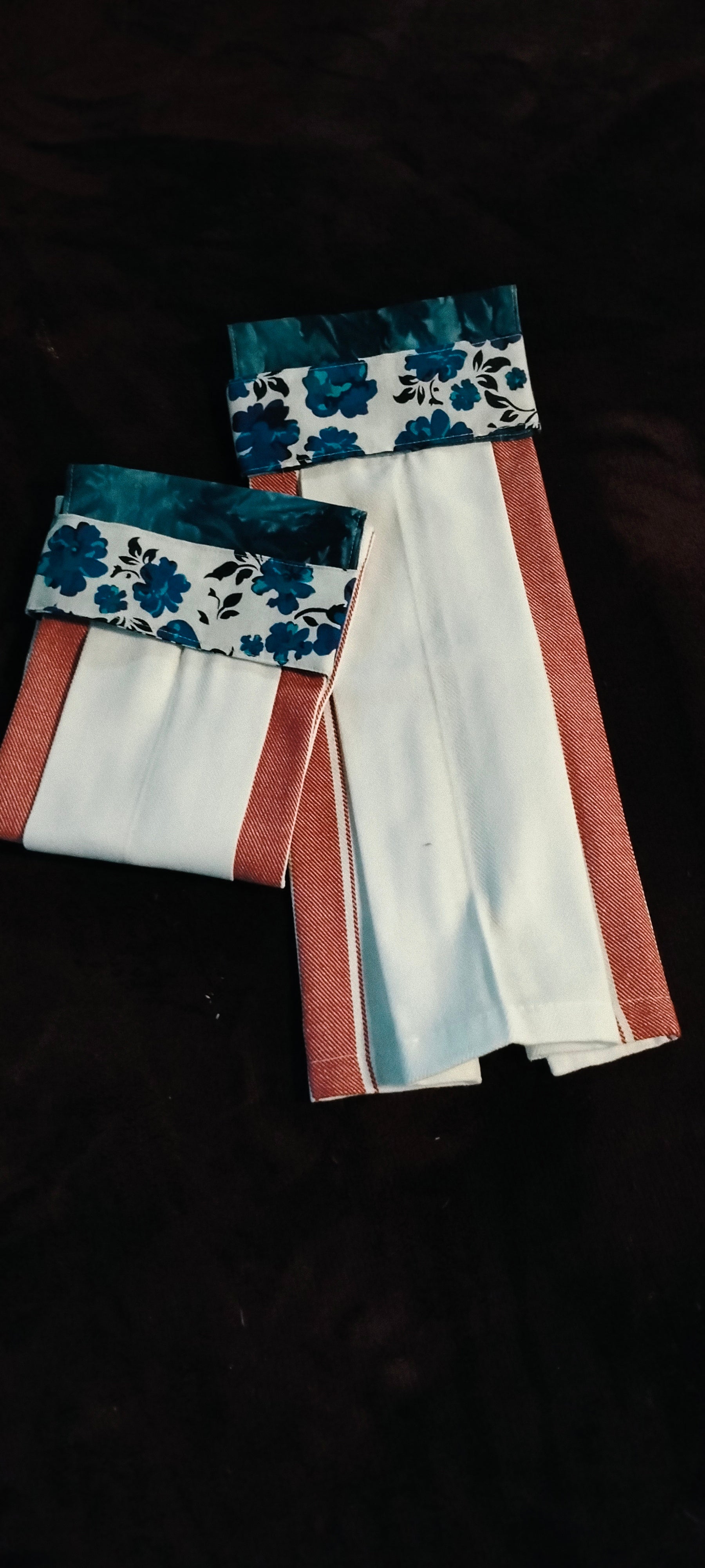 Hanging Blue Floral Tea Towels x2